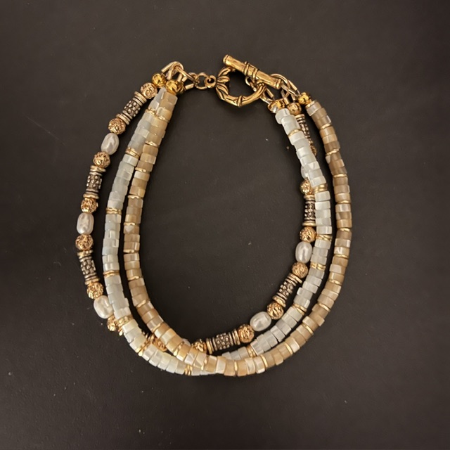 Gorgeous 3-Strand Shell & Pearl Bracelet